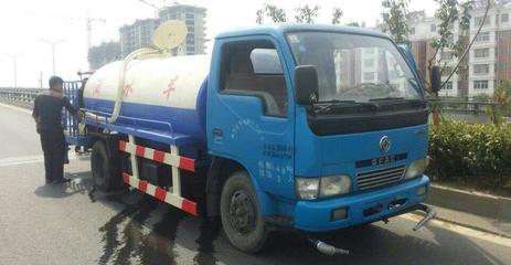 哈爾濱環衛車市場分析 抽糞車與三輪灑水車價格概覽